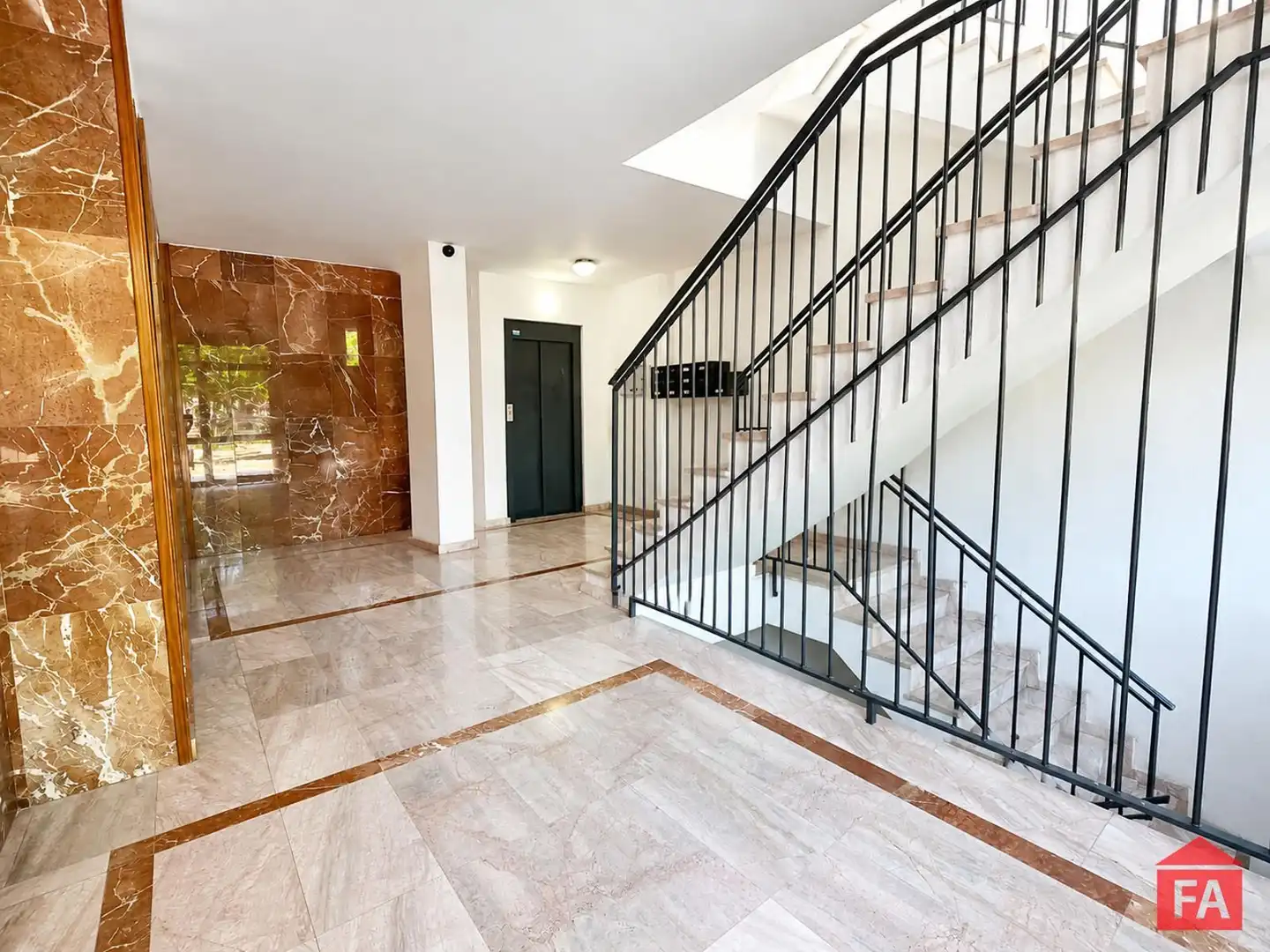 Wohnung zum Verkauf in El Vendrell mit Klimaanlage, Heizung und Terrasse