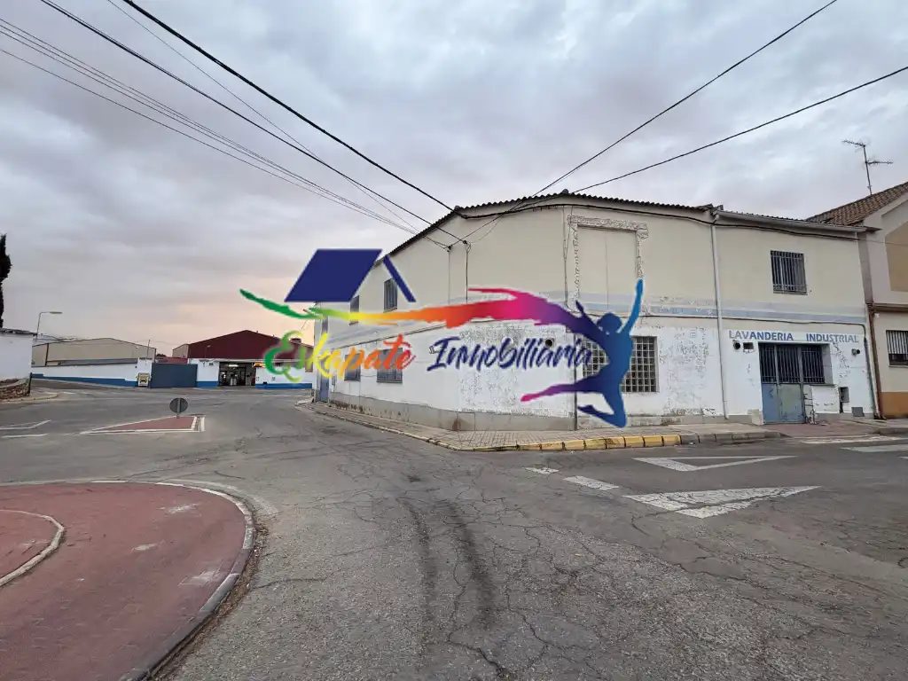 Nave industrielle avec ascenseur à vendre à Calle Santa Ana 7, imagen 2