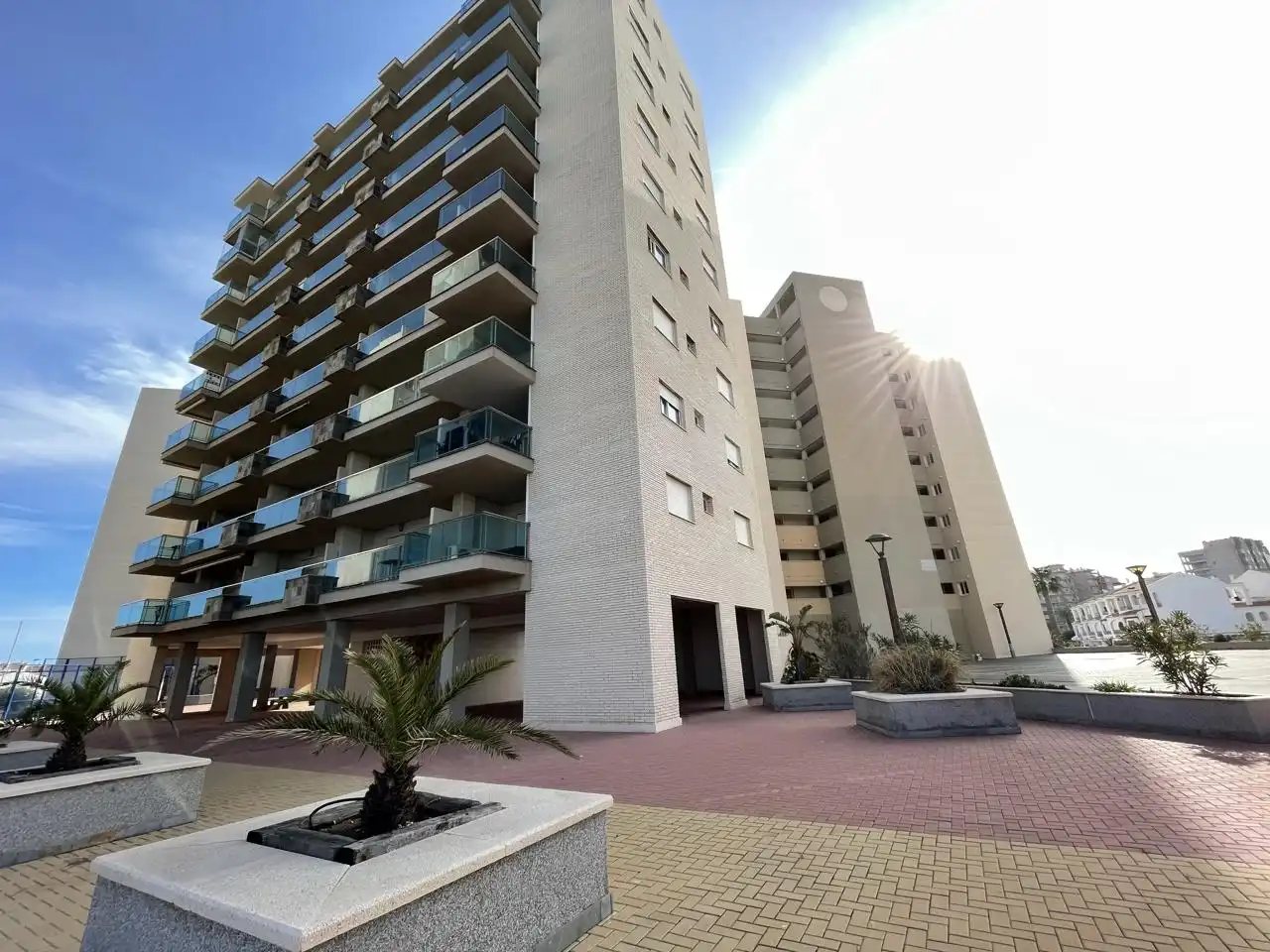 Vista exterior de Apartament en venda en La Manga del Mar Menor amb Aire condicionat, Terrassa i Piscina