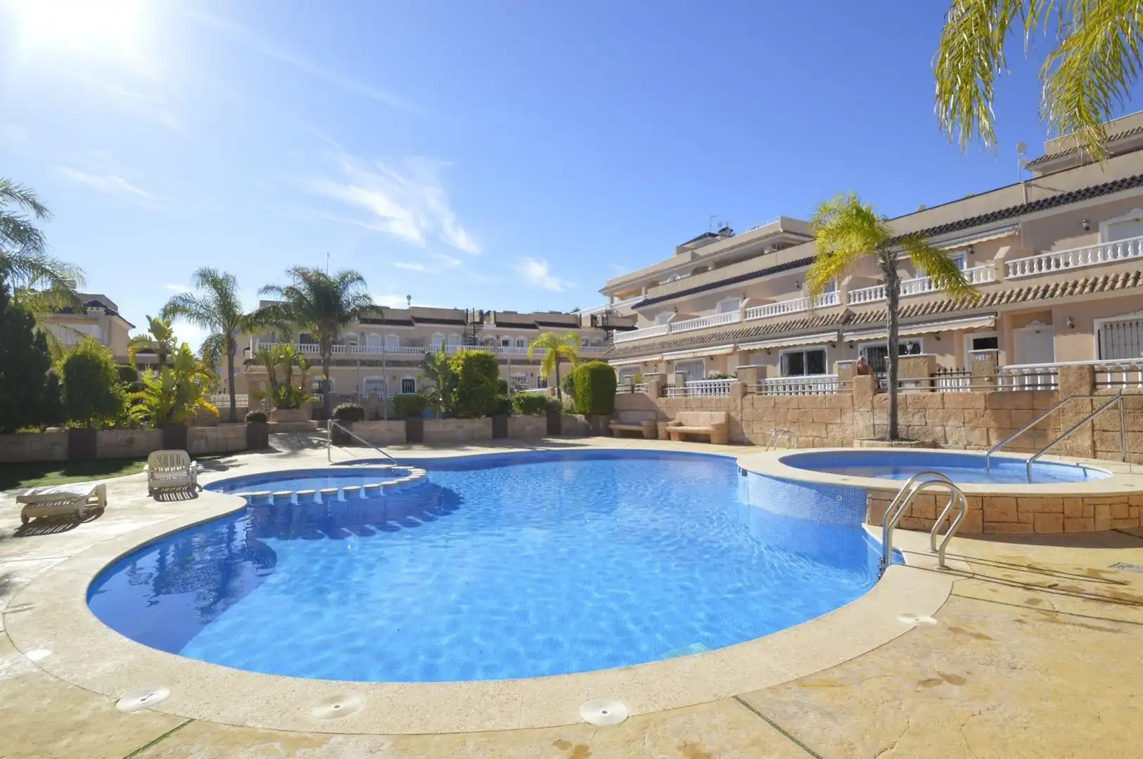 Piscina de Apartament en venda en Orihuela amb Aire condicionat, Jardí privat i Terrassa