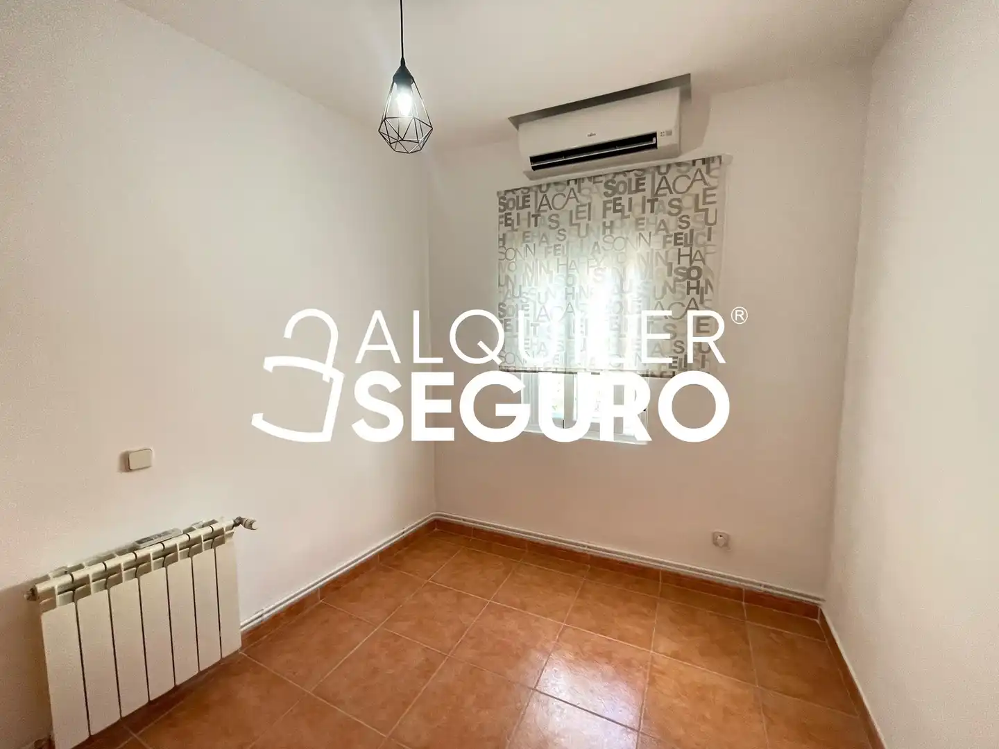 Bedroom of Flat for rent in Madrid  with Air Conditioner, Heating and Terrace