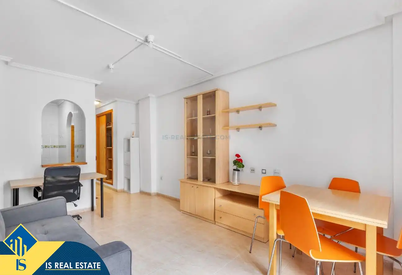 Sala de estar de Estudio en venta en Torrevieja con Calefacción, Terraza y Amueblado