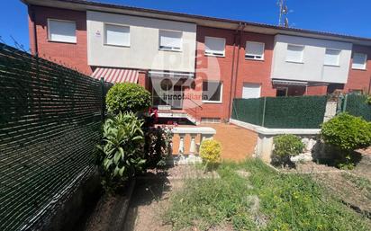 Jardí de Casa adosada en venda en Burgos Capital amb Calefacció, Jardí privat i Traster