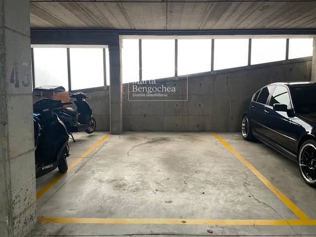 Garaje en Venta en Juan Pablo II, 22 en Ariznabarra