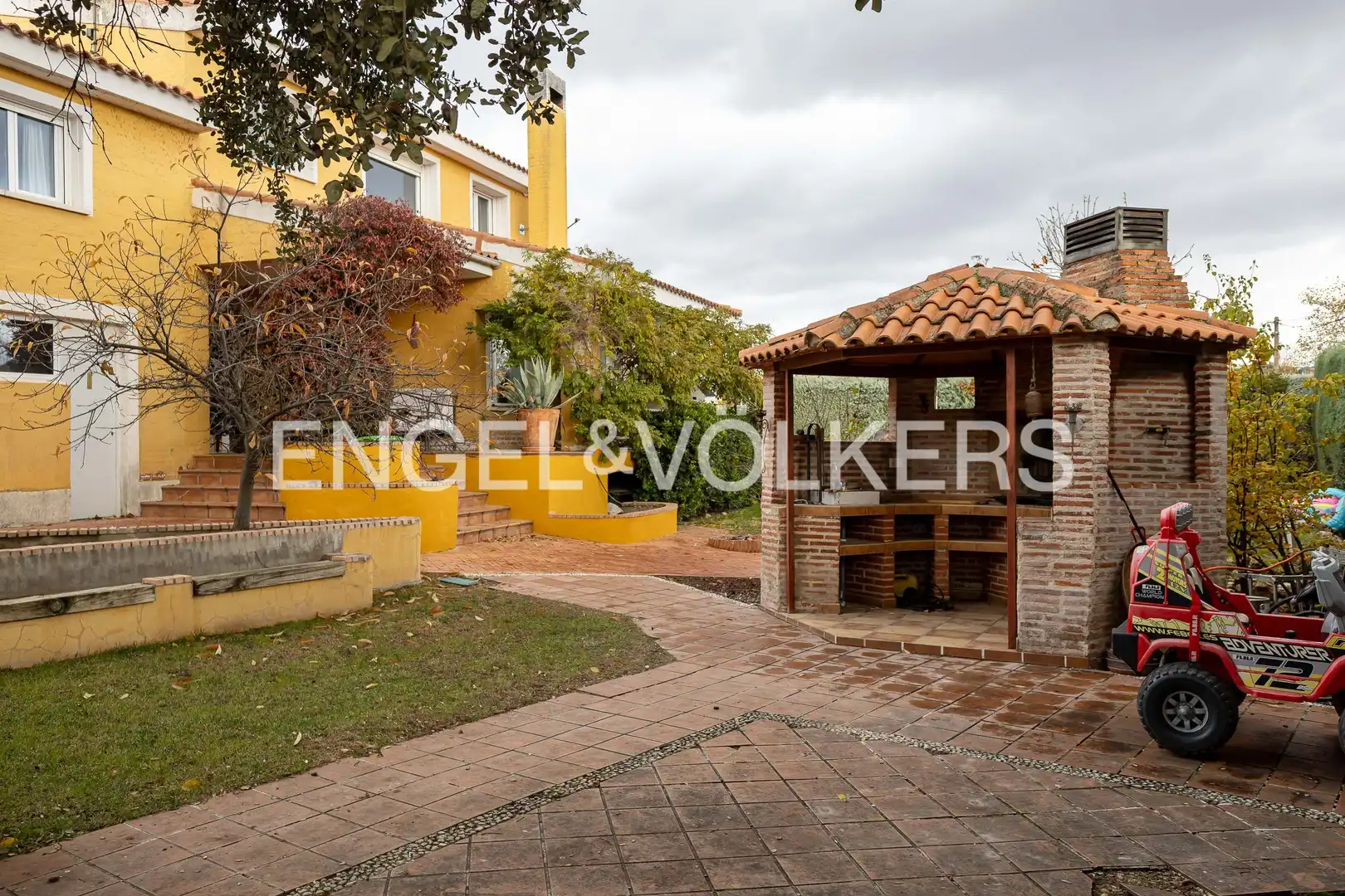 Terrassa de Casa o xalet en venda en Boadilla del Monte amb Calefacció, Jardí privat i Piscina