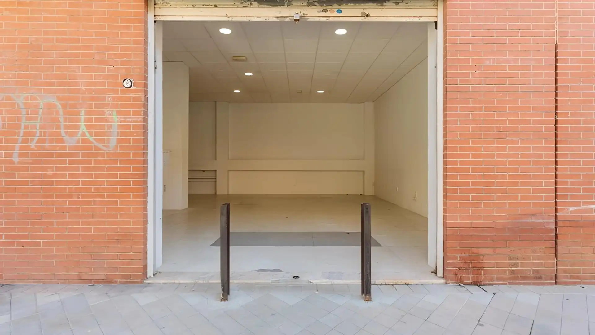 Local en venta en  Granada Capital