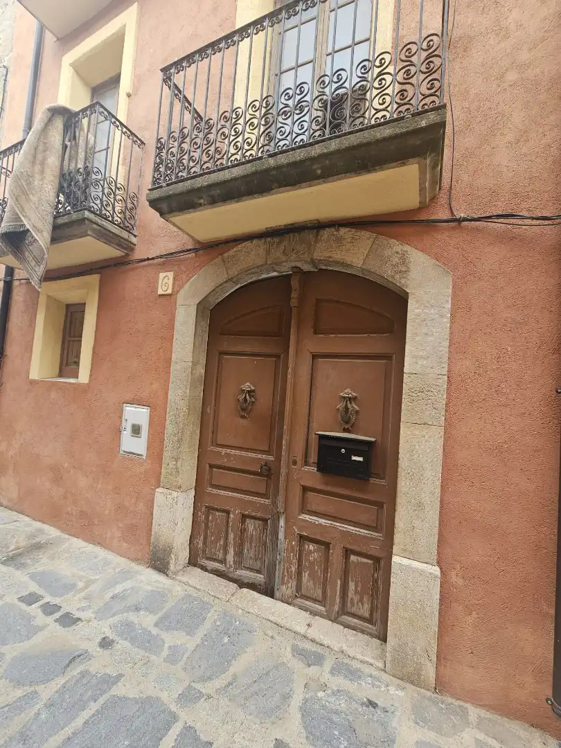 Vista exterior de Casa adosada en venda en Duesaigües amb Terrassa i Balcó