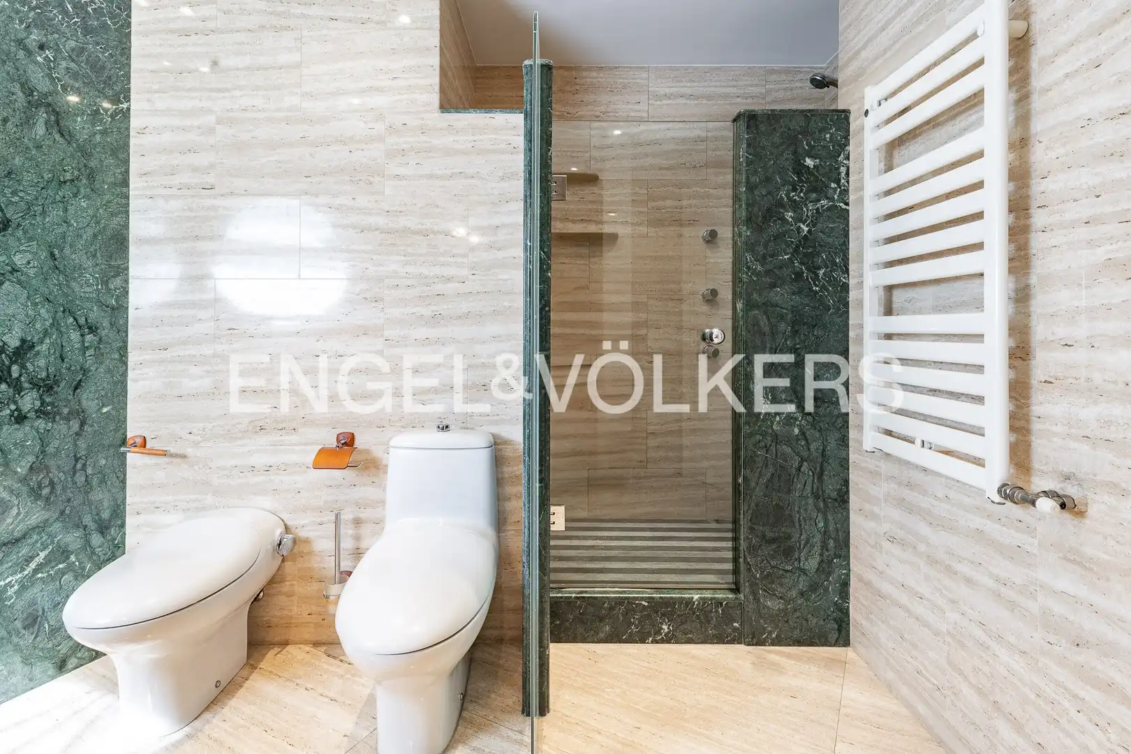 Baño de Piso en venta en Barcelona con Aire acondicionado, Calefacción y Terraza