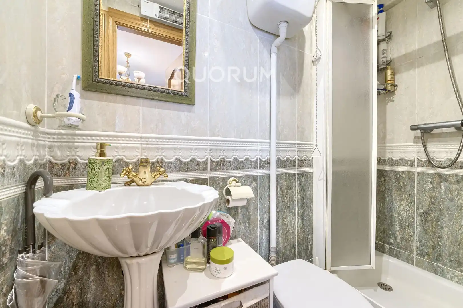 Bathroom of Flat for sale in Basauri   with Heating and Balcony
