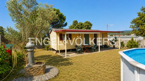 Tu refugio listo para disfrutar! Solar con caravana equipada, piscina, vistas panorámicas y todos los servicios urbanos.