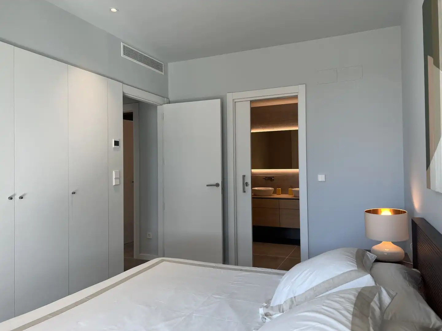 Schlafzimmer von Wohnung zur Miete in Salou mit Klimaanlage, Heizung und Terrasse