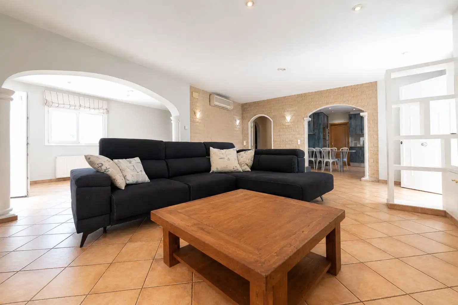 Sala de estar de Casa o chalet en venta en Empuriabrava con Terraza y Piscina