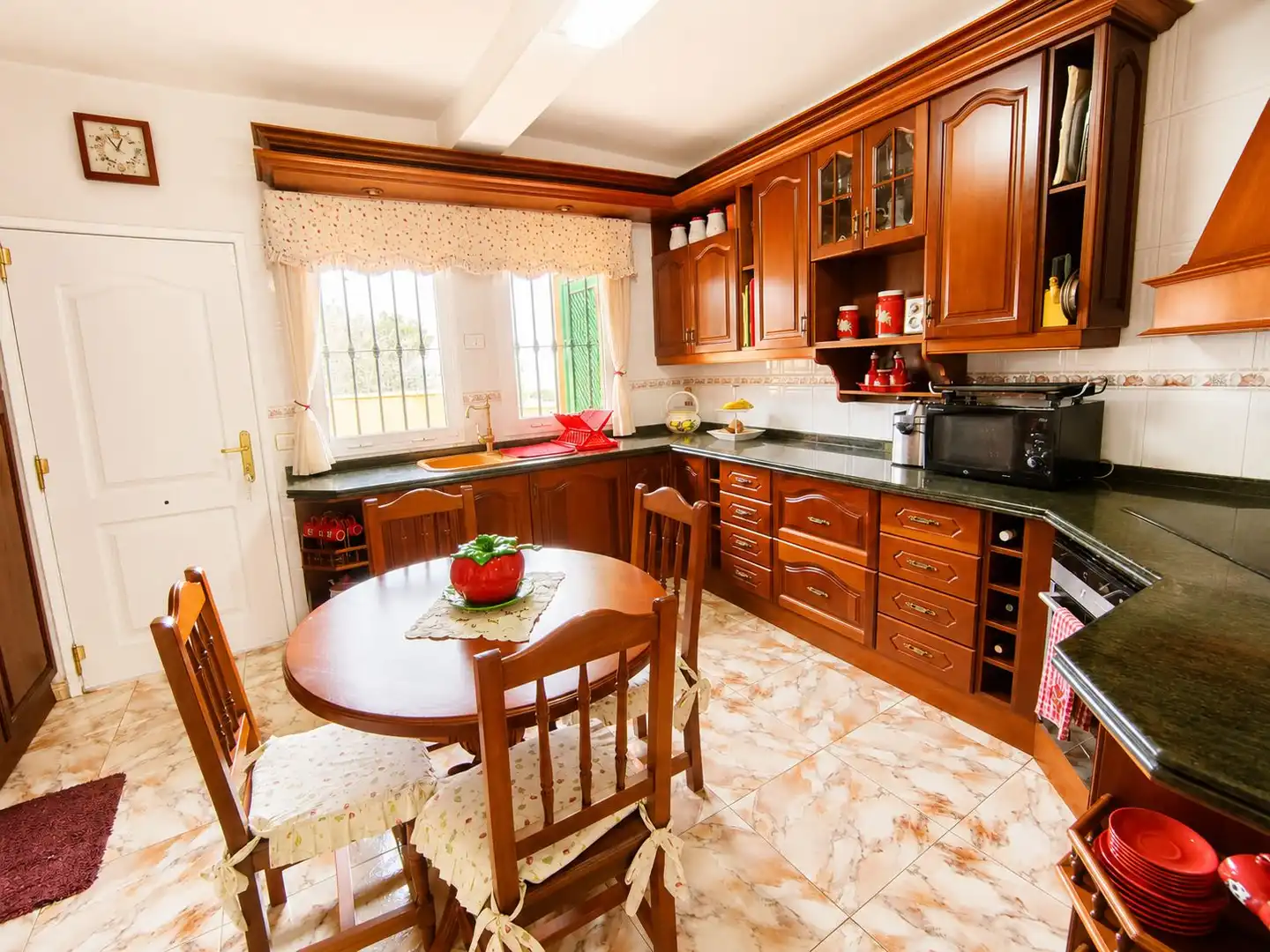 Kitchen of Houses for sale in San Cristóbal de la Laguna  with Private garden, Storage room and Internet