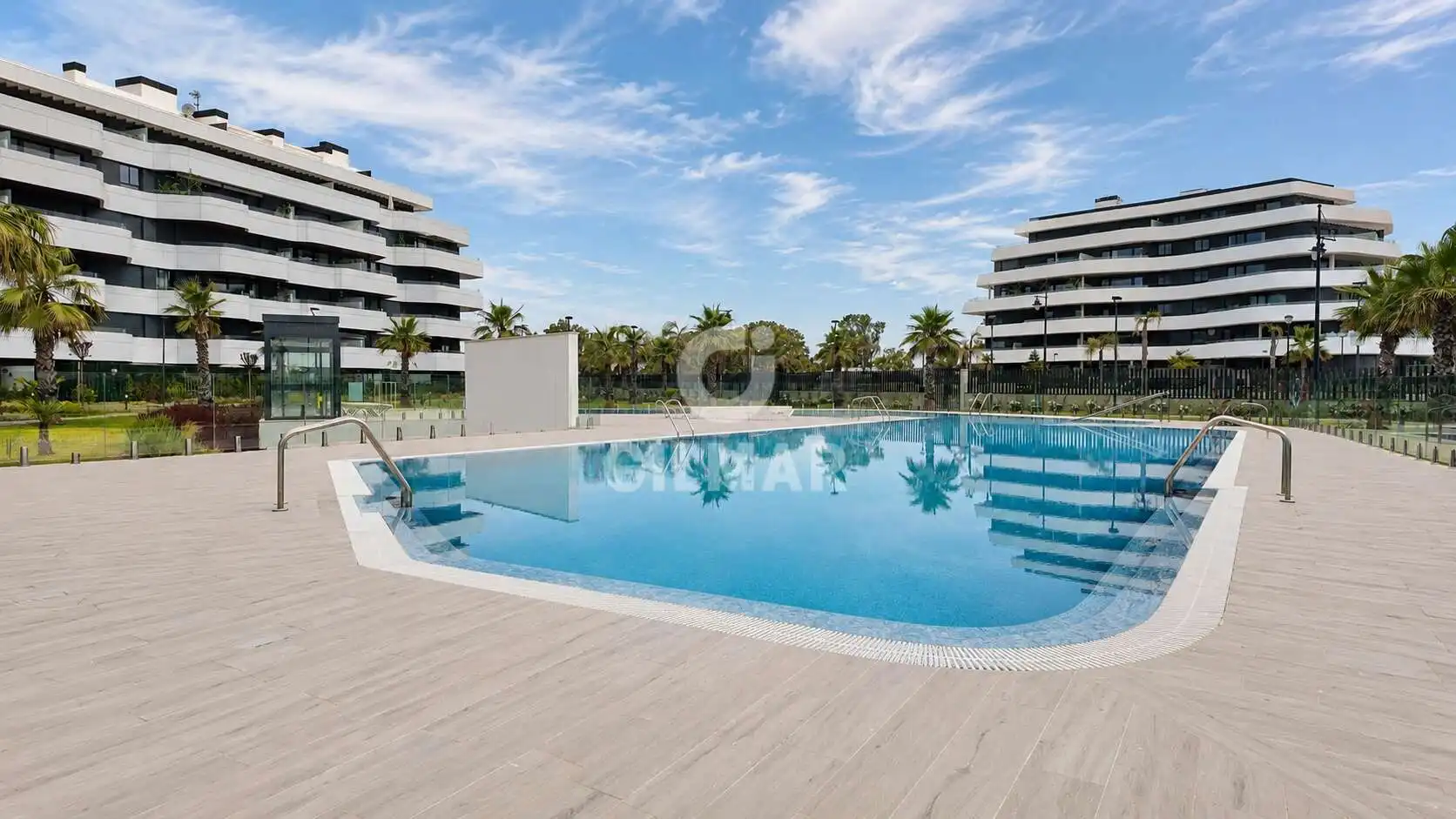 Piscina de Piso en venta en Torremolinos con Calefacción, Jardín privado y Trastero