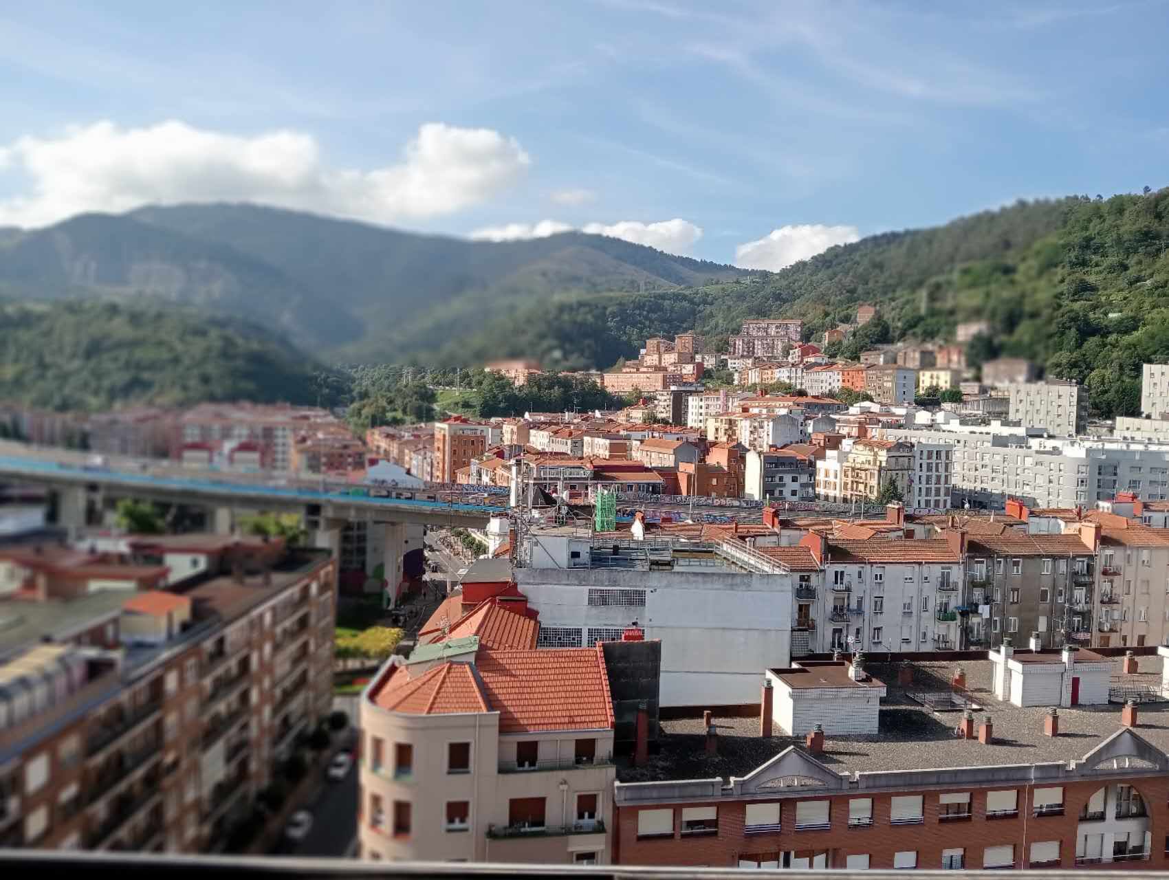 Vista exterior de Oficina en venda en Bilbao  amb Alarma