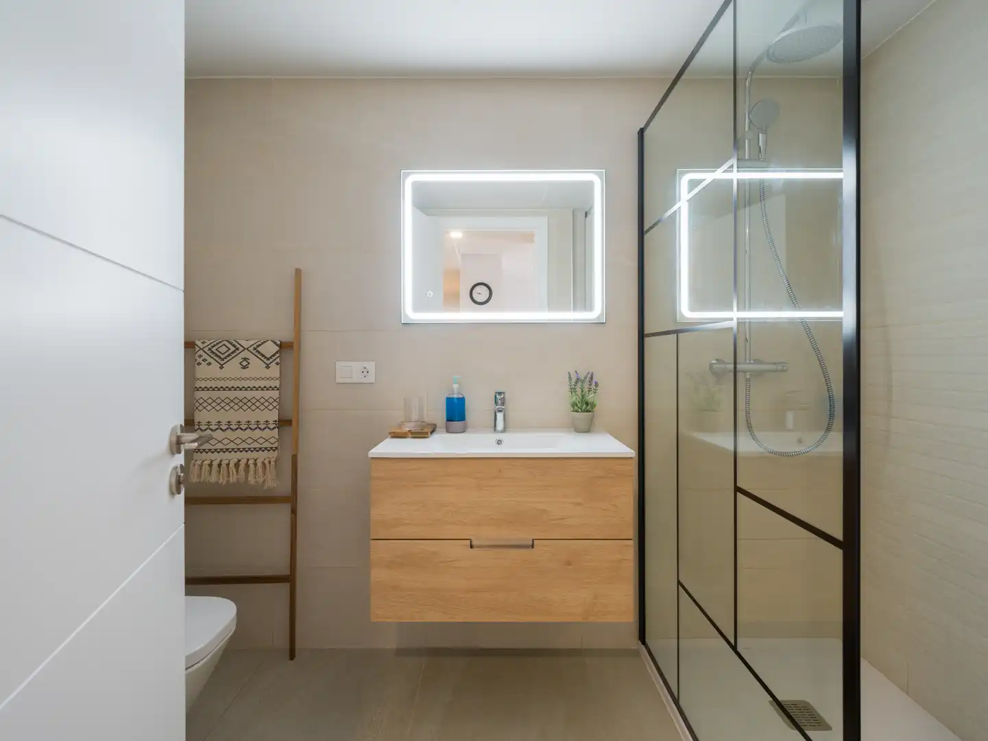 Bathroom of Flat for sale in Las Palmas de Gran Canaria  with Furnished and Community pool