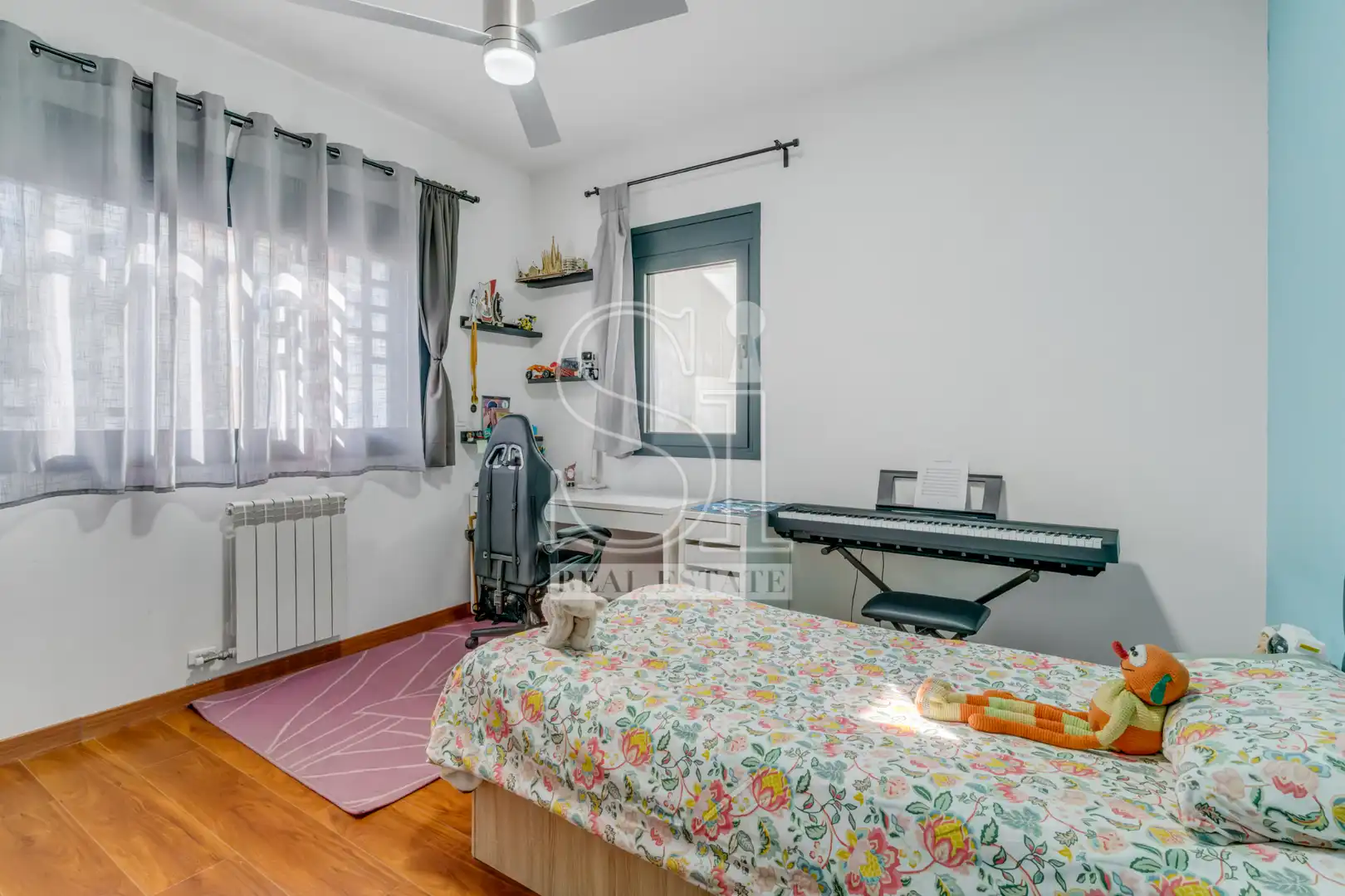 Dormitori de Casa o xalet en venda en Mollet del Vallès amb Aire condicionat, Jardí privat i Parquet