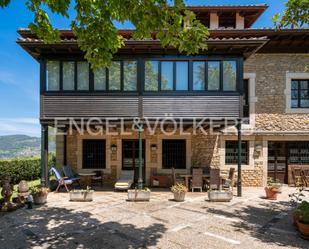 Vista exterior de Casa o xalet en venda en Oviedo  amb Aire condicionat i Calefacció