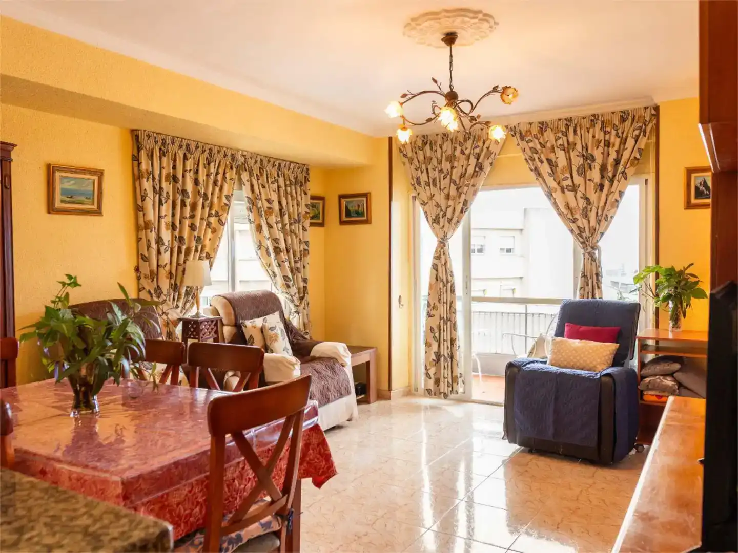 Sala d'estar de Apartament de lloguer en Almuñécar amb Piscina i Moblat