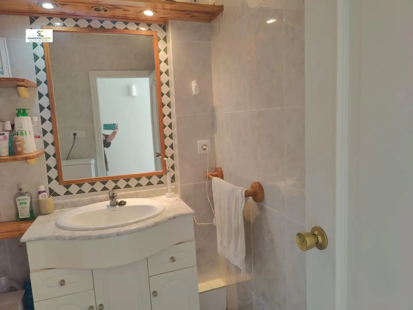 Badezimmer von Wohnung zur Miete in Alicante / Alacant mit Klimaanlage und Möbliert
