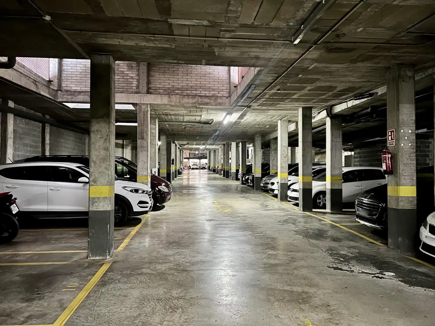 Parking de Piso en venta en Sabadell con Aire acondicionado, Trastero y Balcón