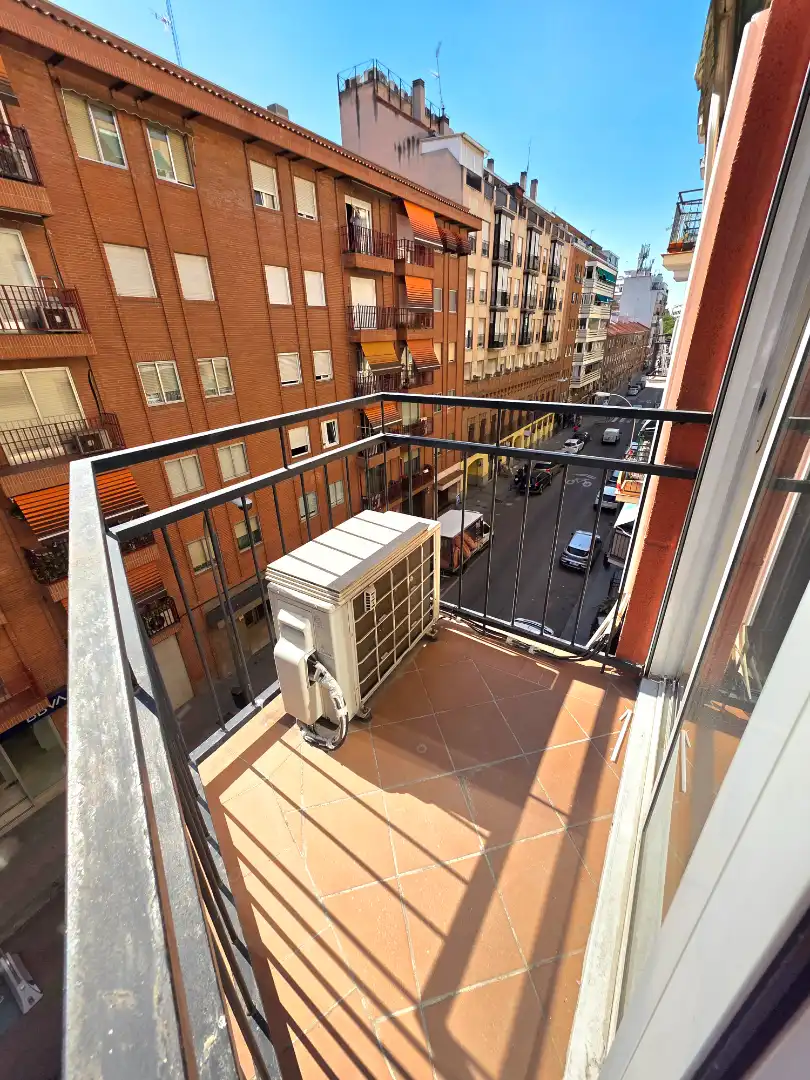 Balcony of Flat for sale in Madrid  with Air Conditioner, Heating and Parquet flooring