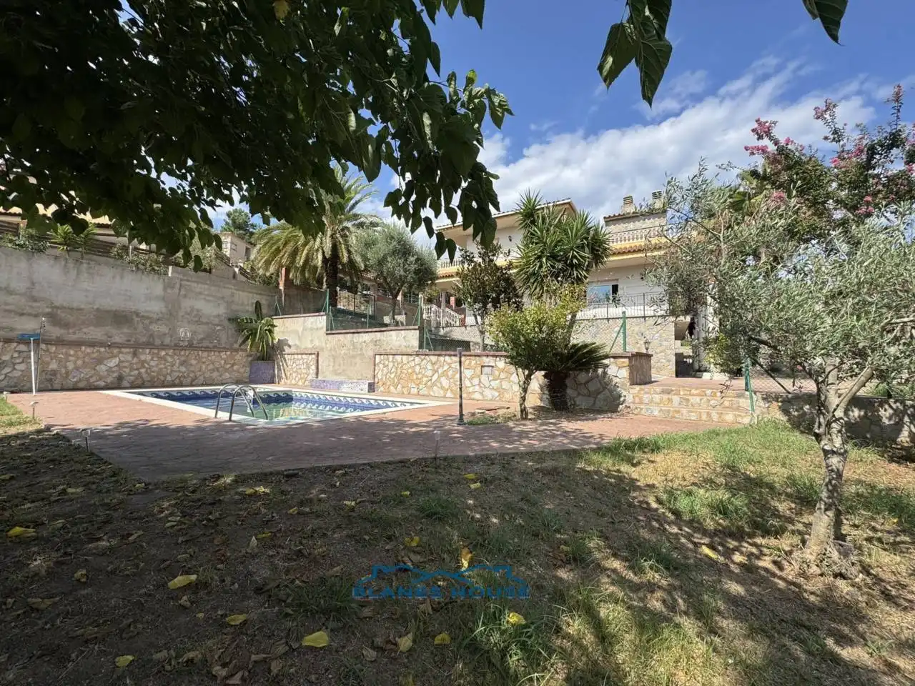 Vista exterior de Casa o xalet en venda en Lloret de Mar amb Calefacció, Jardí privat i Terrassa