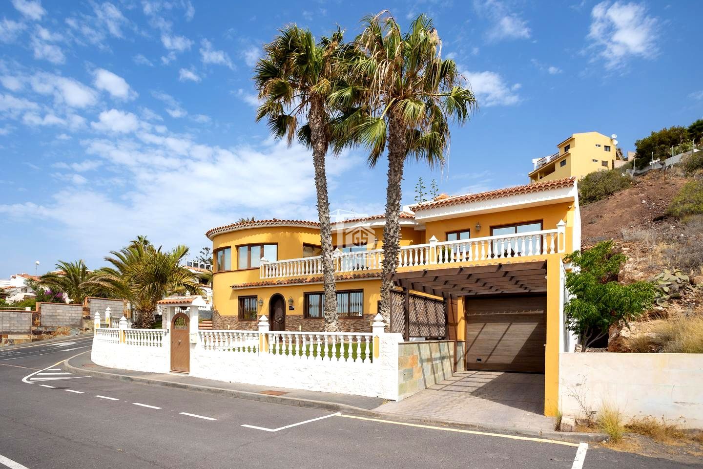 Vista exterior de Casa o xalet en venda en Granadilla de Abona amb Aire condicionat, Jardí privat i Terrassa