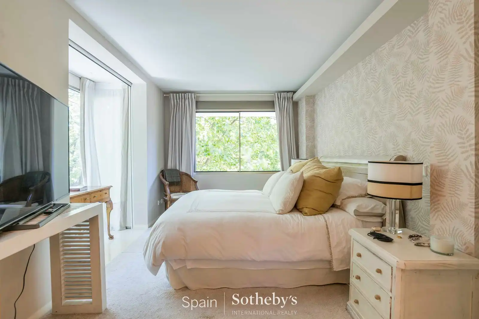 Habitación de Casa adosada en venta en Madrid con Aire acondicionado, Calefacción y Jardín privado