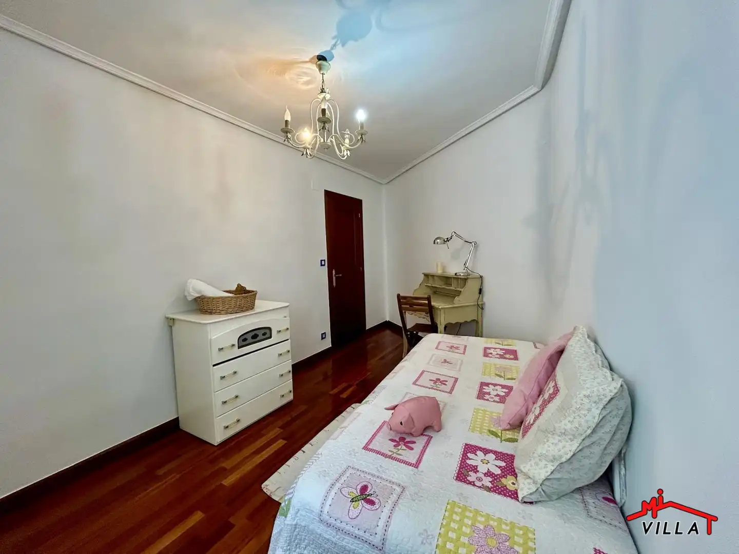 Habitación de Piso en venta en Laredo con Calefacción