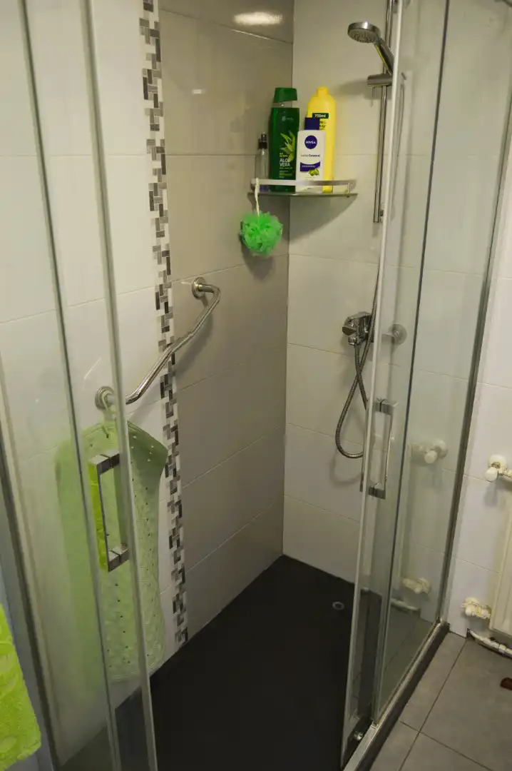 Baño de Piso en venta en Avilés con Calefacción, Parquet y Trastero