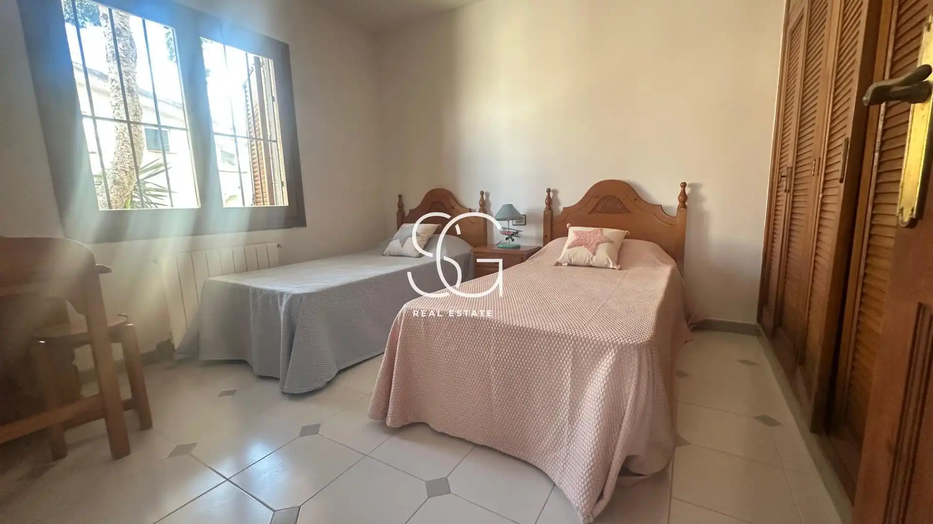 Bedroom of Houses for sale in Roda de Berà  with Heating, Private garden and Terrace