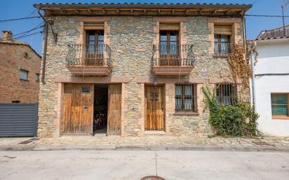 Vista exterior de Casa adosada en venda en Seva amb Terrassa, Piscina i Balcó