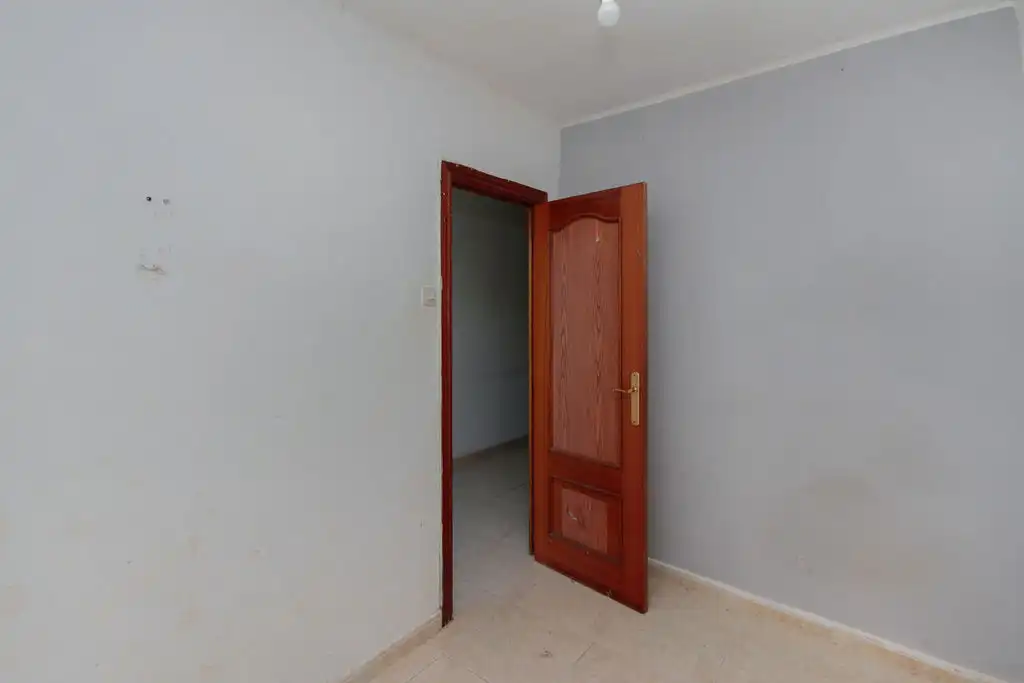 Bedroom of Flat for sale in Badalona