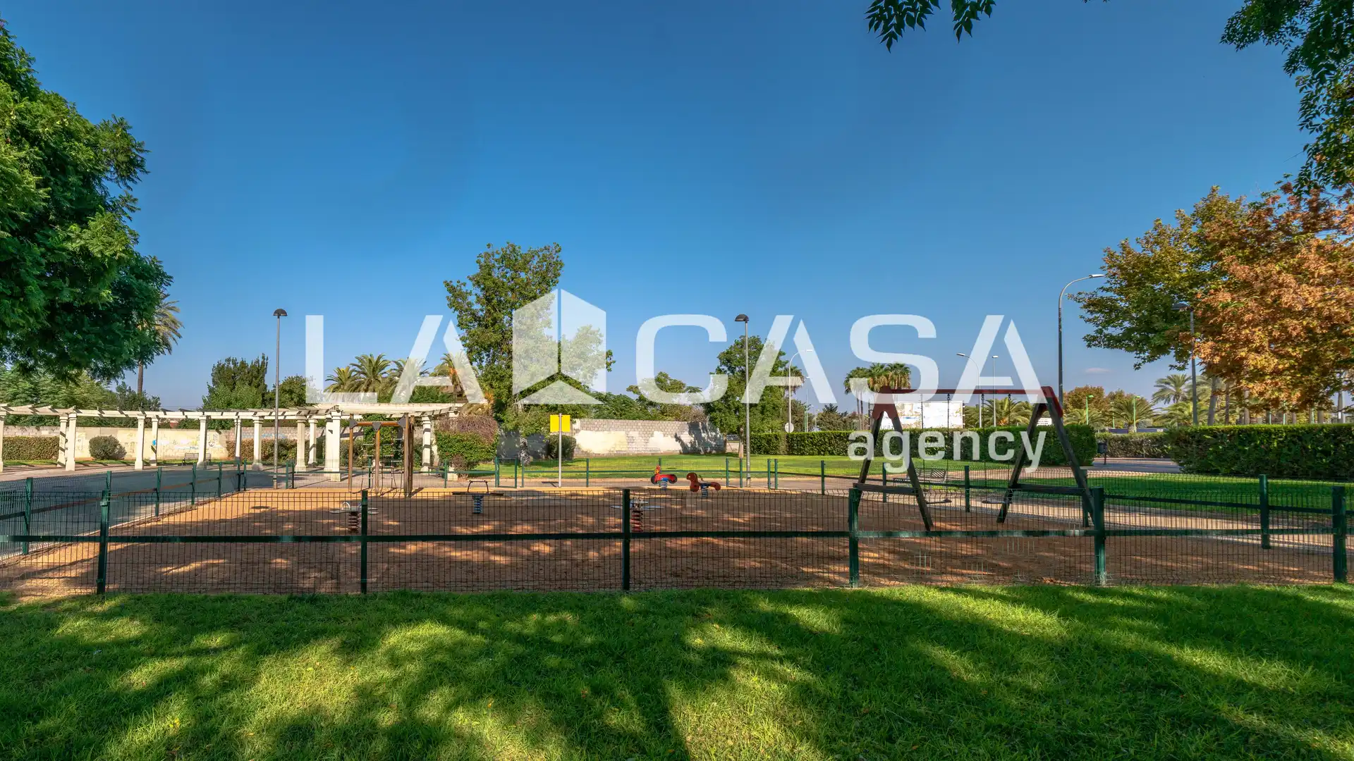 Detached homes for sale in Dos Hermanas  with Air Conditioner, Terrace and Storage room