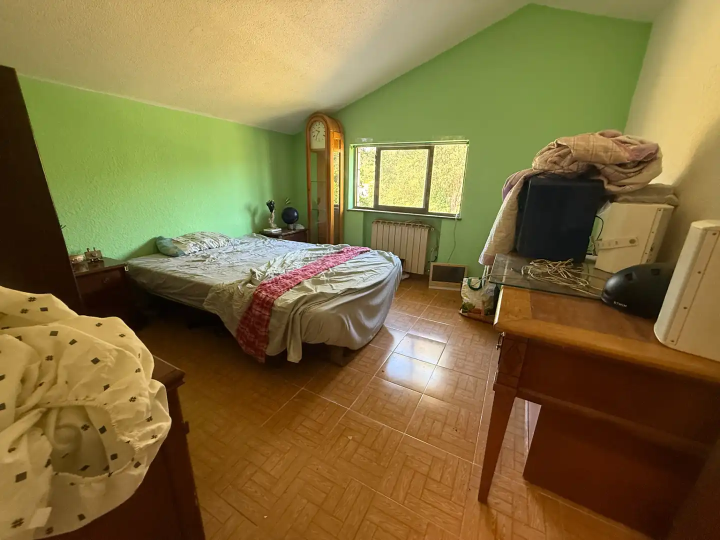 Dormitori de Casa o xalet en venda en Corvera de Asturias amb Calefacció, Jardí privat i Parquet