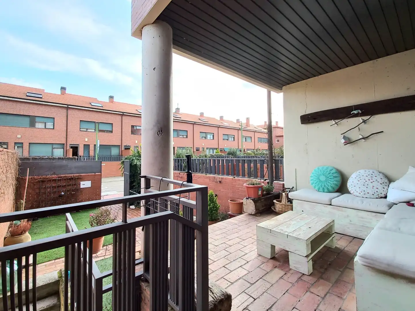 Terrassa de Casa adosada en venda en Burgos amb Jardí privat