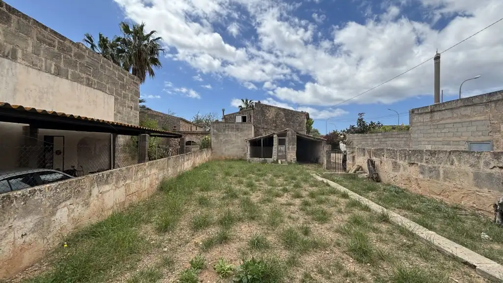 Terreny rústic en venda a Ses Salines Poble