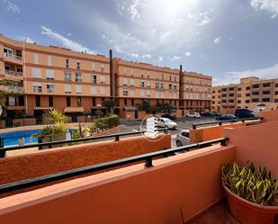 Vista exterior de Dúplex de lloguer en Granadilla de Abona amb Aire condicionat, Terrassa i Piscina