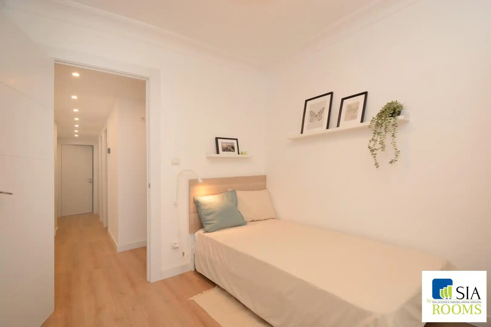 Room in Calle de Pamplona Escudero, 6, Universidad San Francisco