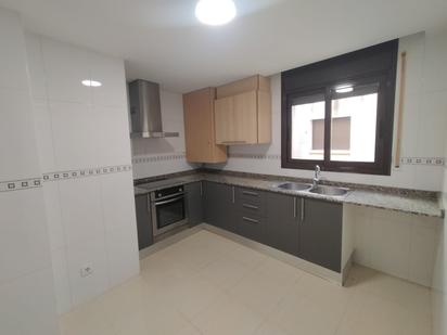 Kitchen of Flat for sale in Reus  with Heating and Oven