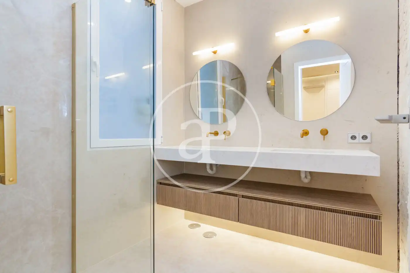 Baño de Piso en venta en Madrid con Aire acondicionado y Calefacción