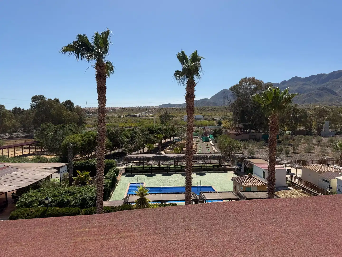 Schwimmbecken von Gebäude zum Verkauf in Turre