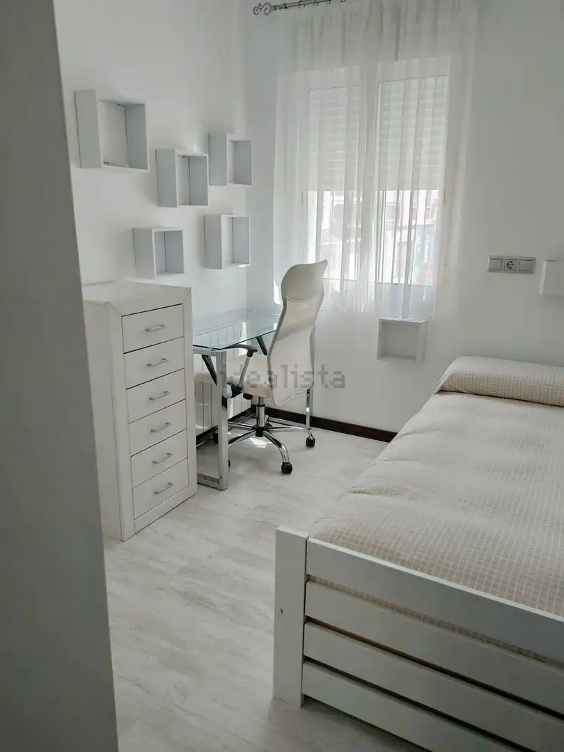 Schlafzimmer von Wohnung zur Miete in Cáceres mit Klimaanlage, Heizung und Terrasse