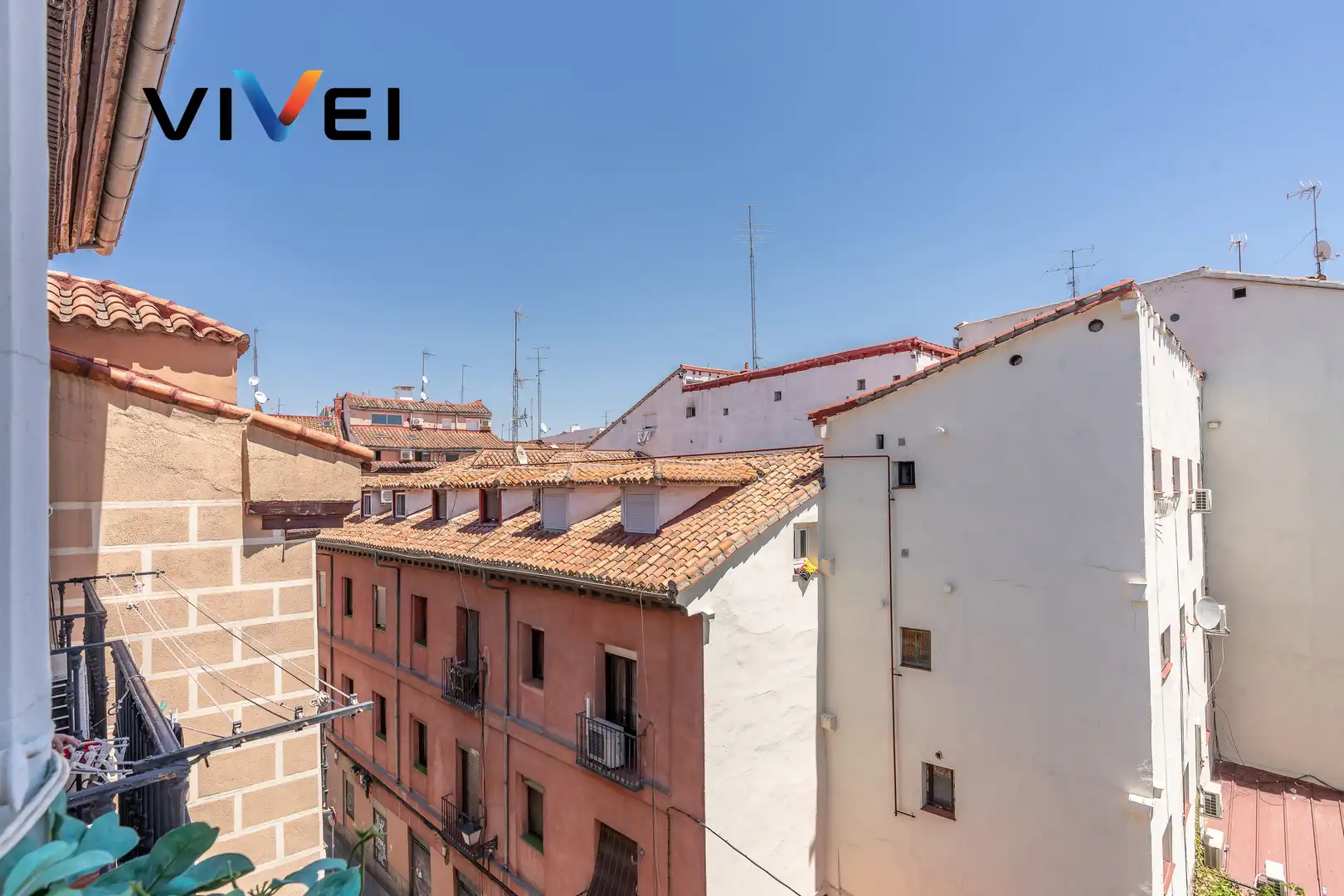 Vista exterior de Piso en venta en Madrid con Balcón