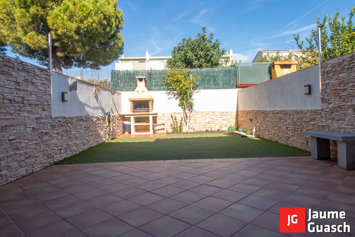 Garden of Single-family semi-detached for sale in Creixell  with Air Conditioner, Heating and Private garden