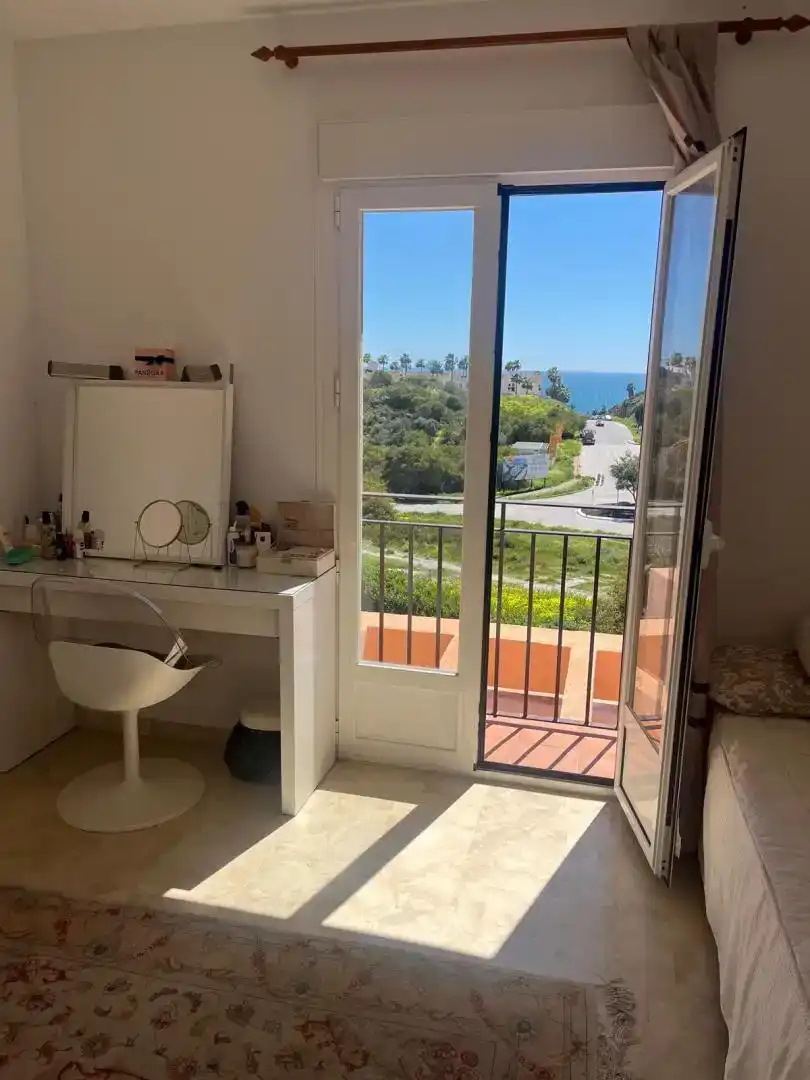 Habitación de Piso de alquiler en Mijas con Aire acondicionado, Jardín privado y Piscina