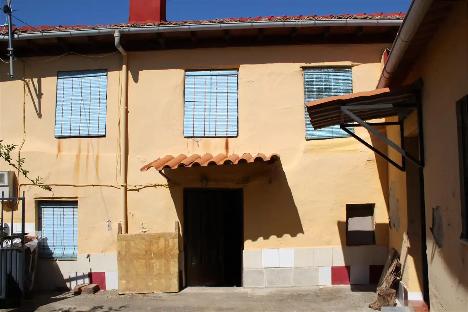 Vista exterior de Casa adosada en venta en La Ercina  con Jardín privado y Trastero