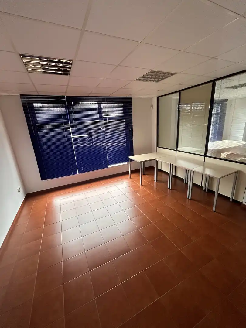Oficina amb ascensor de lloguer a Calle Purita de la Riva, imagen 25