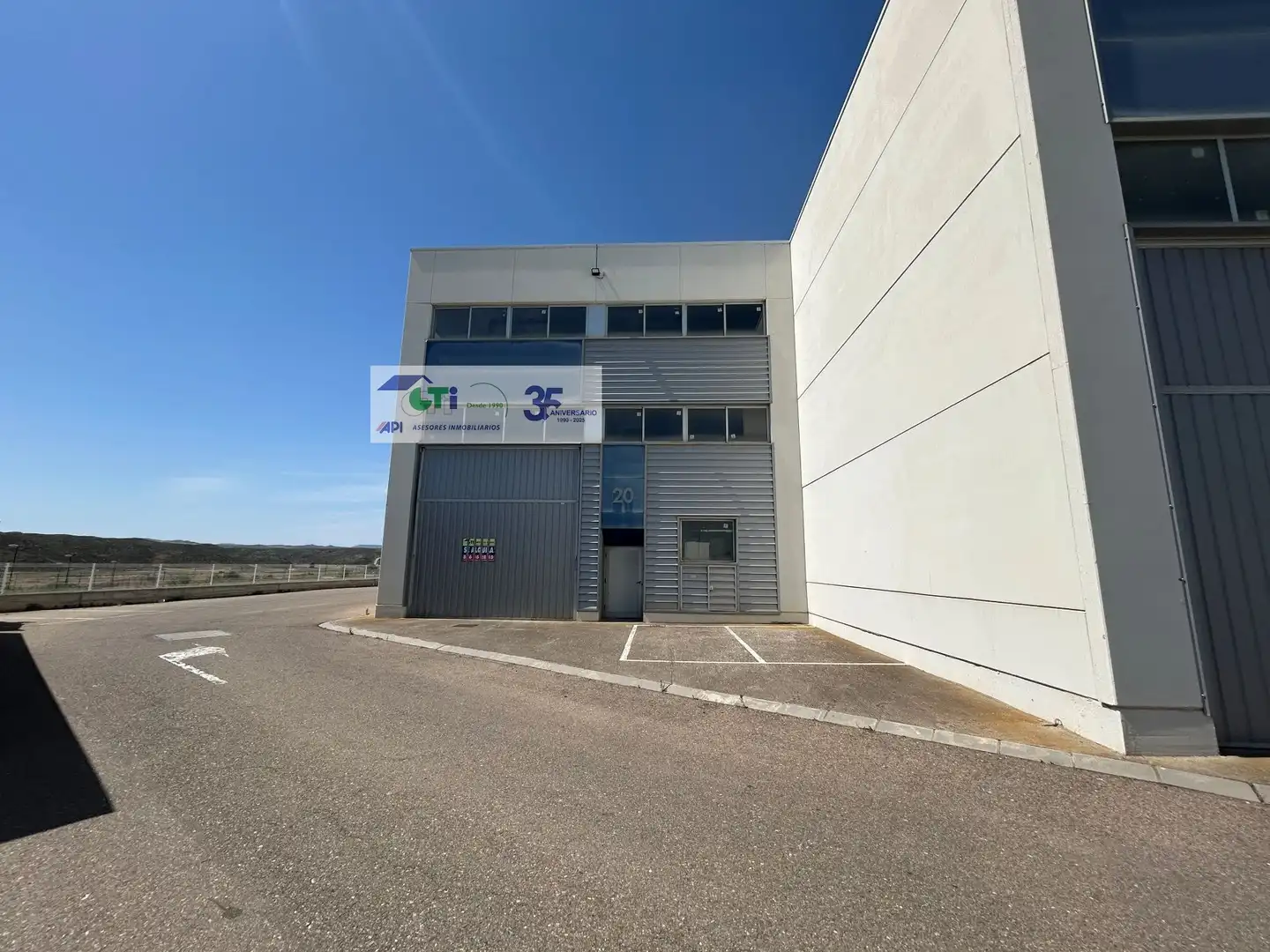 Vista exterior de Nave industrial en venta en Zaragoza